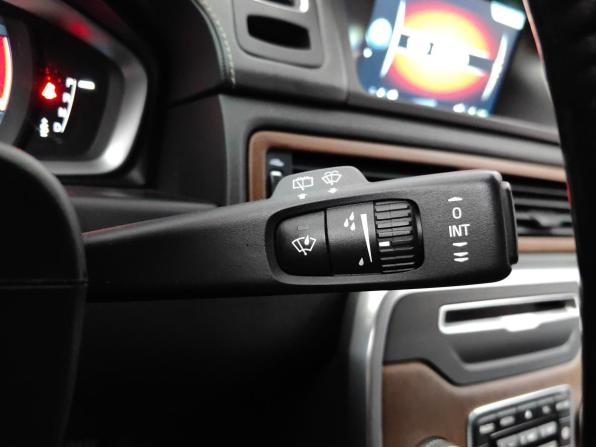 Volvo XC70 II Рестайлинг с пробегом 2015 года, цена 1 748 000 рублей, 297920 км, универсал, Автокод Объявления