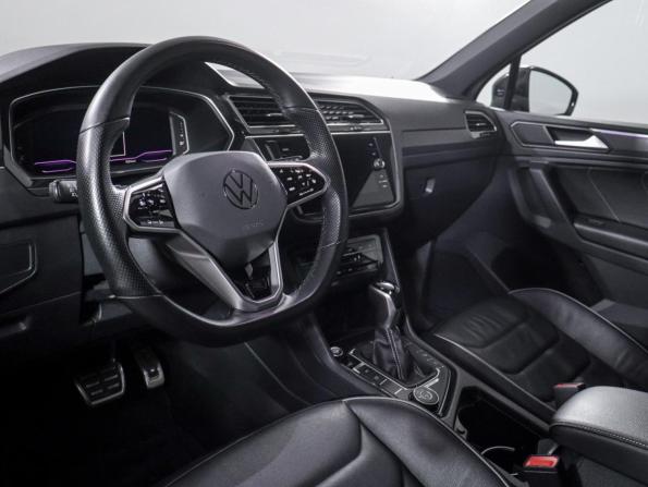 Volkswagen Tiguan II Рестайлинг с пробегом 2021 года, цена 4 449 000 рублей, 70245 км, внедорожник, Автокод Объявления