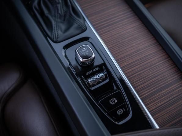 Volvo V60 Cross Country II с пробегом 2021 года, цена 4 799 000 рублей, 118299 км, универсал, Автокод Объявления