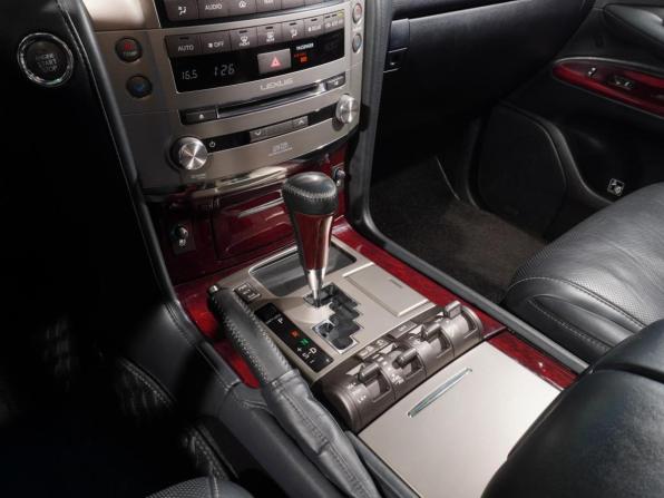 Lexus LX III Рестайлинг с пробегом 2015 года, цена 5 449 000 рублей, 187511 км, внедорожник, Автокод Объявления