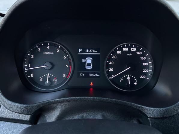 Hyundai Solaris II с пробегом 2018 года, цена 1 230 000 рублей, 188920 км, седан, Автокод Объявления