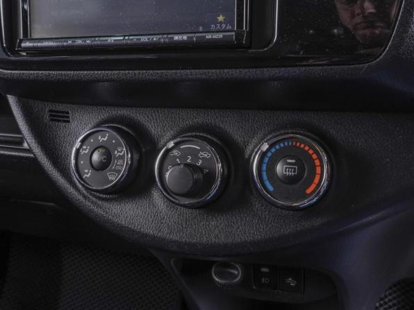 Toyota Vitz III (XP130) Рестайлинг 2 с пробегом 2018 года, цена 1 420 000 рублей, 102585 км, хэтчбек, Автокод Объявления