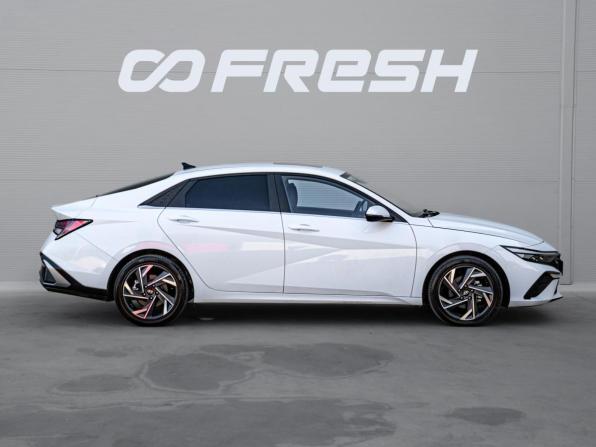 Hyundai Elantra VII (CN7) Рестайлинг с пробегом 2024 года, цена 2 299 000 рублей, 12648 км, седан, Автокод Объявления