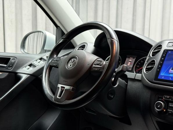 Volkswagen Tiguan I Рестайлинг с пробегом 2013 года, цена 1 799 000 рублей, 100049 км, внедорожник, Автокод Объявления
