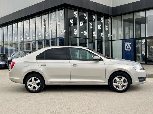 Skoda Rapid I с пробегом 2015 года, цена 1 050 000 рублей, 191000 км, лифтбек, Автокод Объявления