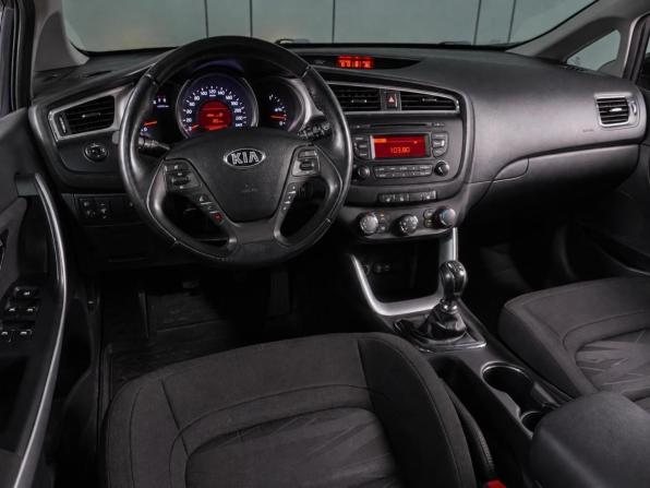 Kia Ceed II Рестайлинг с пробегом 2016 года, цена 1 149 000 рублей, 160204 км, хэтчбек, Автокод Объявления