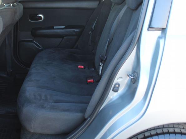 Nissan Tiida I Рестайлинг с пробегом 2010 года, цена 579 000 рублей, 215298 км, хэтчбек, Автокод Объявления