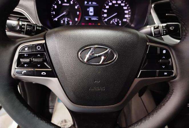 Hyundai Solaris I Рестайлинг с пробегом 2017 года, цена 1 240 000 рублей, 139031 км, седан, Автокод Объявления