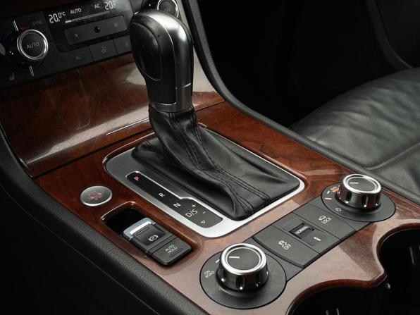 Volkswagen Touareg II с пробегом 2013 года, цена 2 100 000 рублей, 302516 км, внедорожник, Автокод Объявления