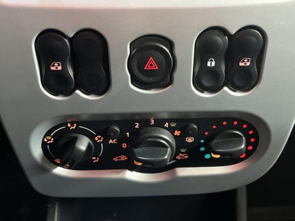 Renault Sandero I с пробегом 2013 года, цена 712 200 рублей, 91101 км, хэтчбек, Автокод Объявления