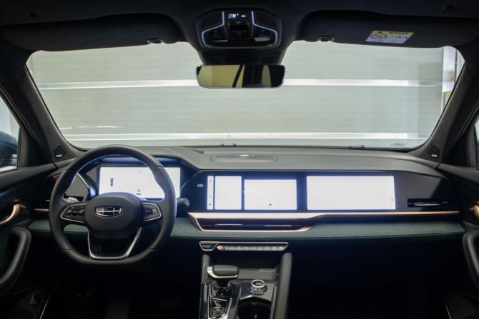 Geely Monjaro I с пробегом 2023 года, цена 2 970 000 рублей, 44316 км, внедорожник, Автокод Объявления