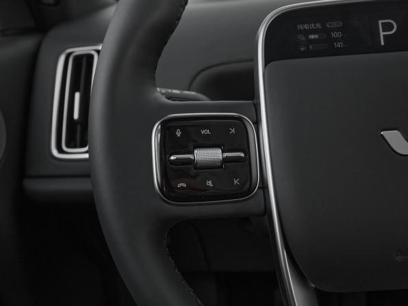 Li Auto (Lixiang) L8 I с пробегом 2024 года, цена 7 700 000 рублей, 10 км, внедорожник, Автокод Объявления