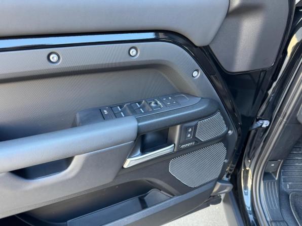 Land Rover Defender II с пробегом 2022 года, цена 14 500 000 рублей, 32610 км, внедорожник, Автокод Объявления