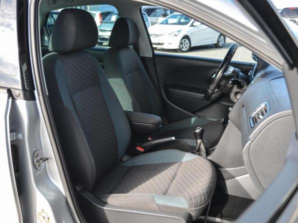 Volkswagen Polo V Рестайлинг с пробегом 2019 года, цена 1 280 000 рублей, 100548 км, седан, Автокод Объявления