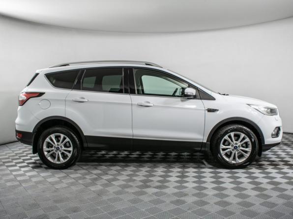 Ford Kuga II Рестайлинг с пробегом 2018 года, цена 1 610 000 рублей, 125000 км, внедорожник, Автокод Объявления
