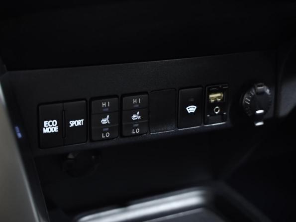 Toyota RAV4 IV (XA40) Рестайлинг с пробегом 2017 года, цена 2 399 000 рублей, 64430 км, внедорожник, Автокод Объявления