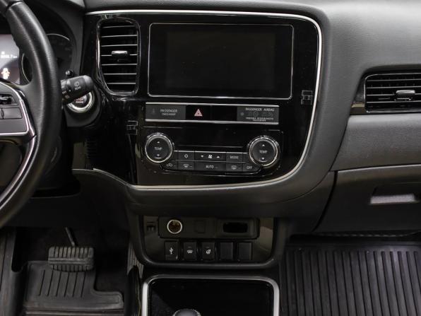 Mitsubishi Outlander III Рестайлинг 3 с пробегом 2019 года, цена 1 898 000 рублей, 103000 км, внедорожник, Автокод Объявления