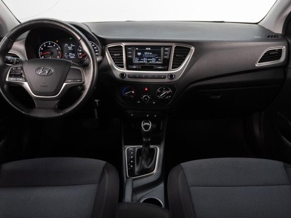 Hyundai Solaris II Рестайлинг с пробегом 2021 года, цена 1 360 000 рублей, 118900 км, седан, Автокод Объявления