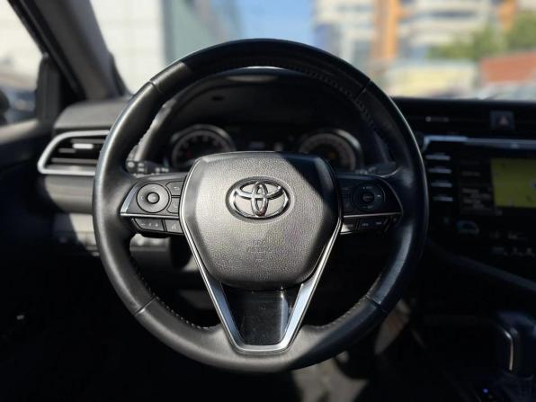 Toyota Camry VIII (XV70) с пробегом 2018 года, цена 2 839 000 рублей, 91627 км, седан, Автокод Объявления