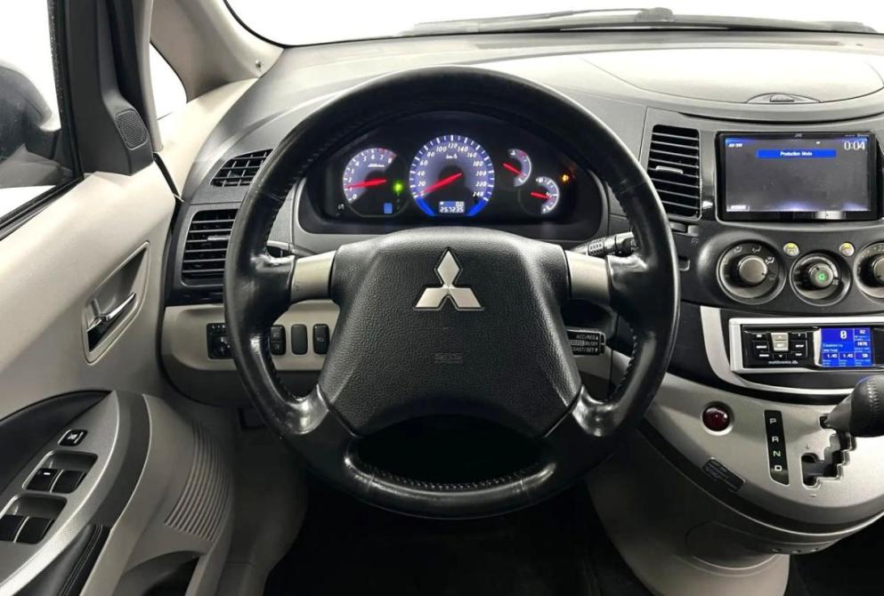 Mitsubishi Grandis I Нижний Новгород  - изображение 18
