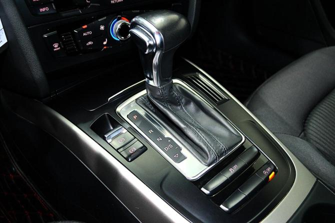 Audi A4 IV (B8) Рестайлинг с пробегом 2012 года, цена 1 220 000 рублей, 142300 км, седан, Автокод Объявления