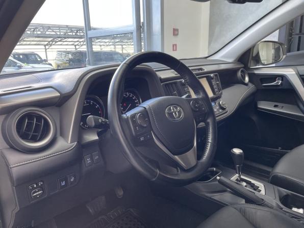 Toyota RAV4 IV (XA40) Рестайлинг с пробегом 2017 года, цена 2 735 000 рублей, 75000 км, внедорожник, Автокод Объявления
