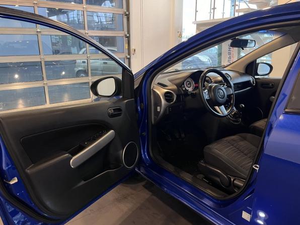 Mazda 2 II (DE) с пробегом 2008 года, цена 530 000 рублей, 165174 км, хэтчбек, Автокод Объявления