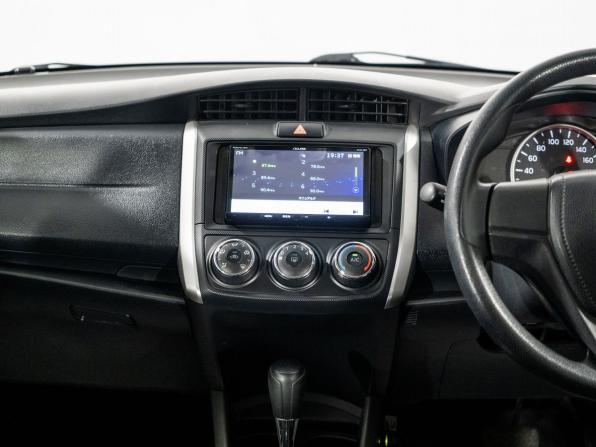 Toyota Corolla XI (E160 E170) Рестайлинг 2 с пробегом 2020 года, цена 1 350 000 рублей, 84120 км, универсал, Автокод Объявления