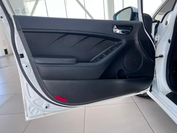 Kia Cerato III Рестайлинг (Classic) с пробегом 2017 года, цена 1 590 000 рублей, 97966 км, седан, Автокод Объявления