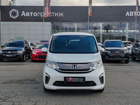 Honda Stepwgn V с пробегом 2015 года, цена 1 659 000 рублей, 136010 км, минивэн, Автокод Объявления
