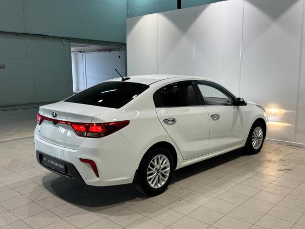 Kia Rio IV с пробегом 2018 года, цена 1 630 000 рублей, 60000 км, седан, Автокод Объявления