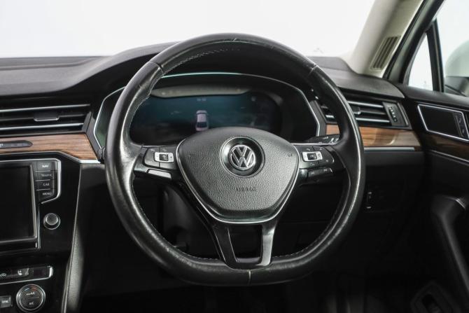 Volkswagen Passat B8 с пробегом 2016 года, цена 1 899 000 рублей, 109100 км, седан, Автокод Объявления