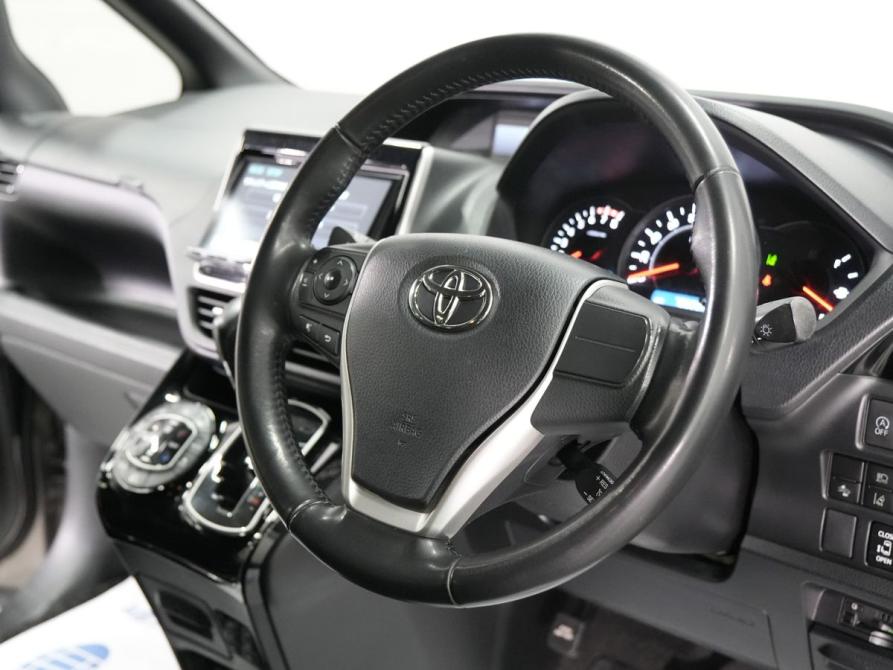 Toyota Noah III (R80) Рестайлинг Новосибирск  - изображение 17