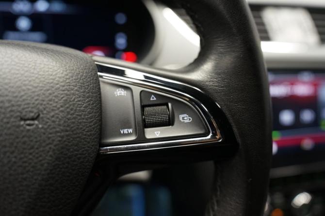 Skoda Octavia III (A7) Рестайлинг с пробегом 2020 года, цена 2 340 000 рублей, 90745 км, лифтбек, Автокод Объявления