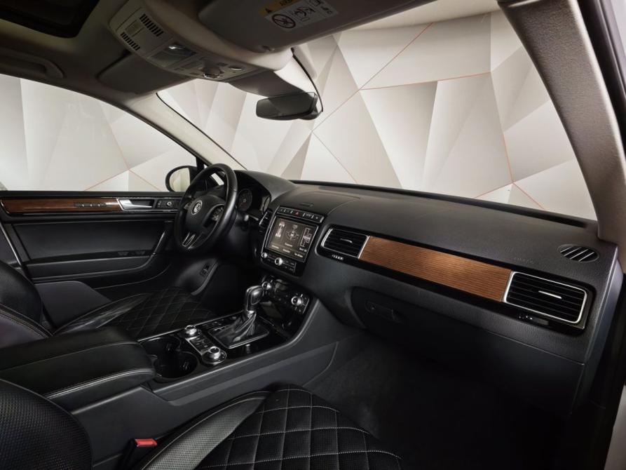 Volkswagen Touareg II Рестайлинг Москва  - изображение 13