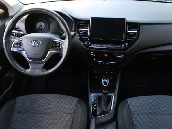 Hyundai Solaris II с пробегом 2020 года, цена 1 259 000 рублей, 164330 км, седан, Автокод Объявления