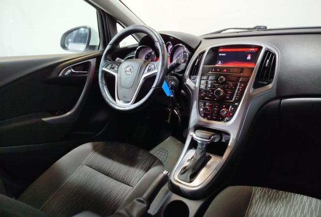 Opel Astra J Рестайлинг с пробегом 2014 года, цена 1 010 000 рублей, 136503 км, хэтчбек, Автокод Объявления