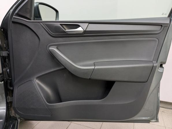 Volkswagen Polo VI с пробегом 2021 года, цена 1 315 000 рублей, 138707 км, лифтбек, Автокод Объявления
