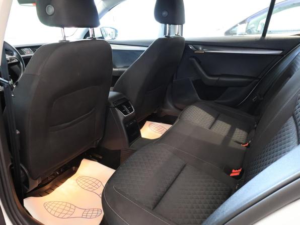 Skoda Octavia III (A7) Рестайлинг с пробегом 2018 года, цена 1 370 000 рублей, 154352 км, лифтбек, Автокод Объявления