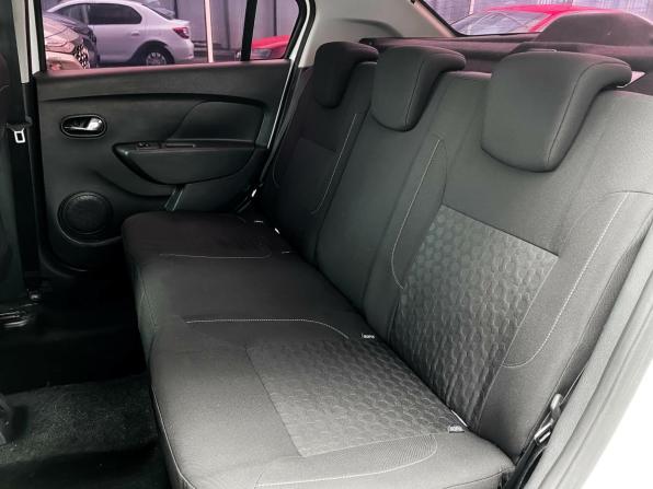 Renault Logan II с пробегом 2018 года, цена 316 000 рублей, 360221 км, седан, Автокод Объявления