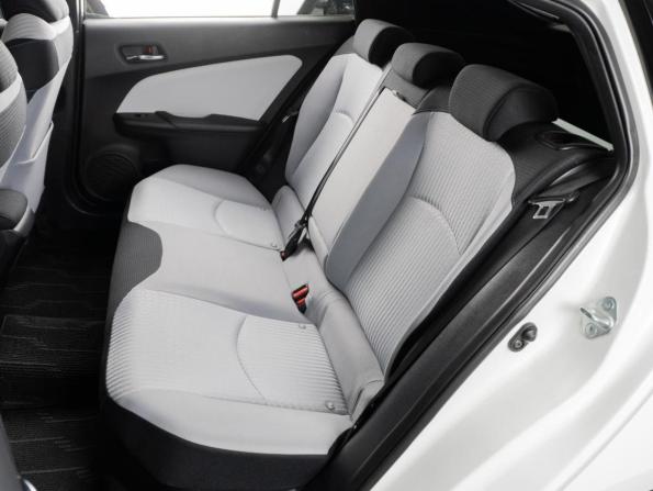 Toyota Prius IV (XW50) с пробегом 2016 года, цена 1 735 000 рублей, 184751 км, лифтбек, Автокод Объявления