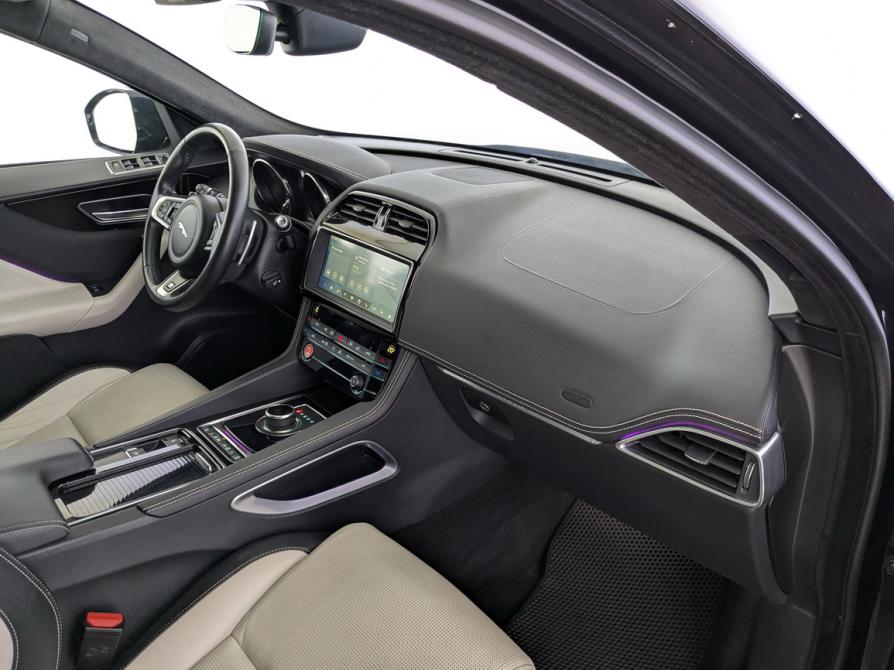 Jaguar F-Pace I Москва  - изображение 11