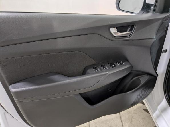 Hyundai Solaris II Рестайлинг с пробегом 2022 года, цена 1 595 000 рублей, 67811 км, седан, Автокод Объявления