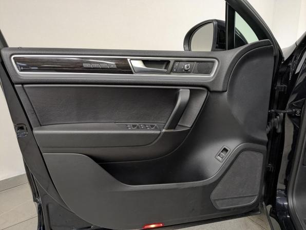 Volkswagen Touareg II Рестайлинг с пробегом 2015 года, цена 2 795 000 рублей, 111057 км, внедорожник, Автокод Объявления