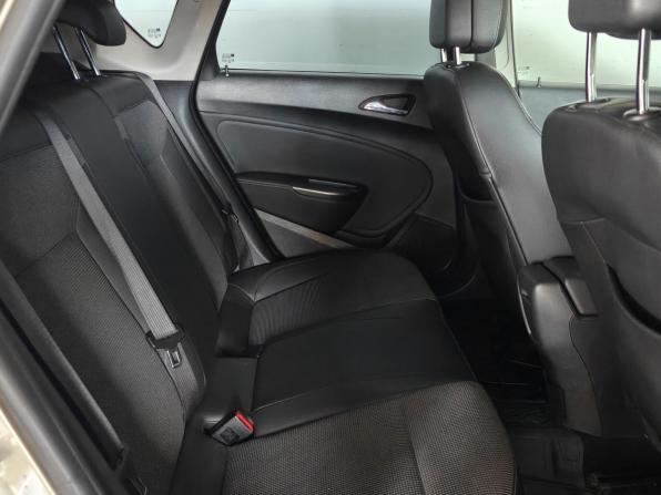 Opel Astra J с пробегом 2011 года, цена 599 000 рублей, 217000 км, хэтчбек, Автокод Объявления