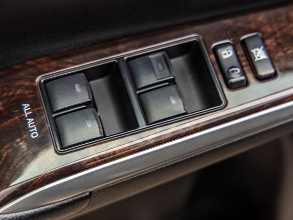 Toyota Camry VII (XV50) Рестайлинг с пробегом 2015 года, цена 2 098 000 рублей, 181000 км, седан, Автокод Объявления