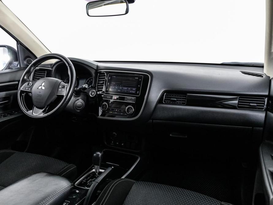 Mitsubishi Outlander III Рестайлинг 3 Санкт-Петербург  - изображение 9