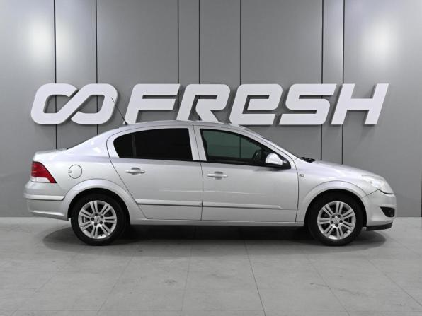 Opel Astra H Рестайлинг с пробегом 2010 года, цена 585 000 рублей, 231111 км, седан, Автокод Объявления
