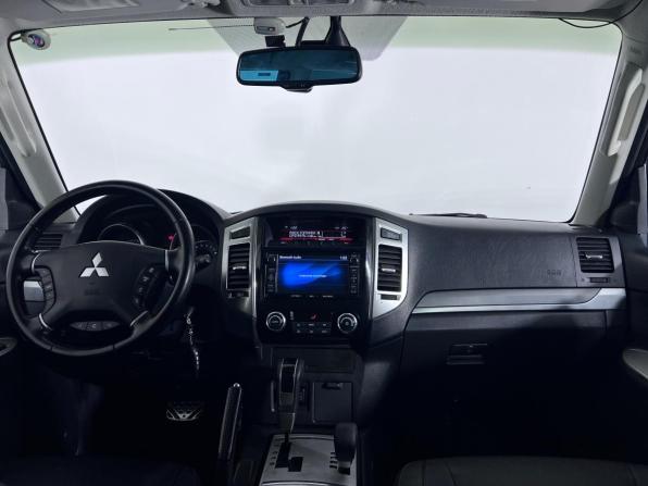 Mitsubishi Pajero IV Рестайлинг 2 с пробегом 2015 года, цена 2 140 000 рублей, 213603 км, внедорожник, Автокод Объявления