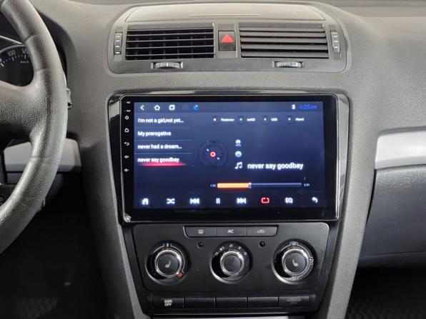 Skoda Octavia II (A5) Рестайлинг с пробегом 2012 года, цена 690 000 рублей, 247100 км, лифтбек, Автокод Объявления